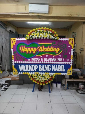 Papan Bunga di Kota Bambu Selatan